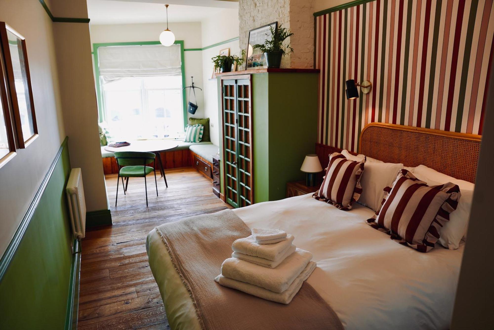 The London & Paris Hotel فولكستون المظهر الخارجي الصورة